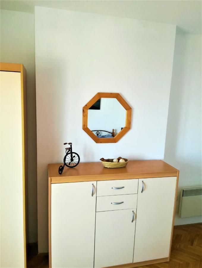 Leona Apartment Lovran Luaran gambar